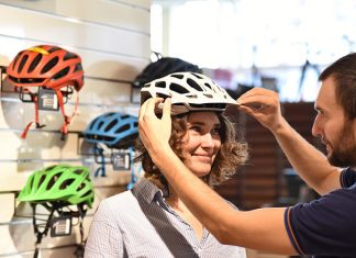 Kaski rowerowe – jak wybrać najlepszy sprzęt? Kaski rowerowe – jak wybrać najlepszy sprzęt?