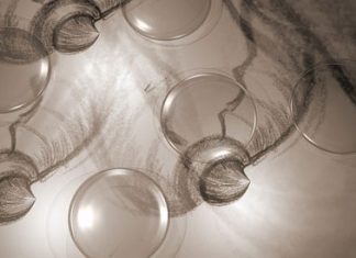 Soczewki kontaktowe miesięczne czy jednodniowe?