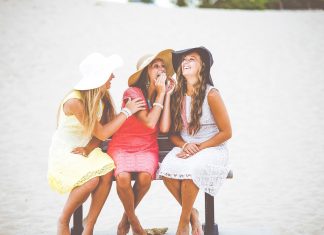 modne sukienki wieczorowe