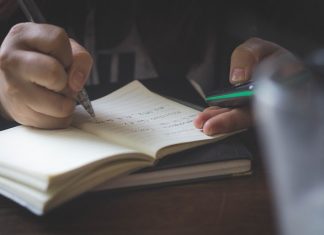 Jak dbać o pozytywne relacje w pracy