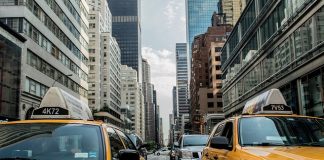 Rodzaje lusterek w aucie i ich funkcje.