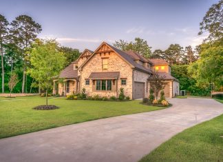 Parkiet czy panele? Krótki poradnik wyboru