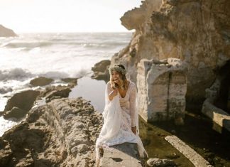 ŚLUB W PLENERZE? WYBIERZ DELIKATNE SUKNIE ŚLUBNE ŚLUB W PLENERZE? WYBIERZ DELIKATNE SUKNIE ŚLUBNE