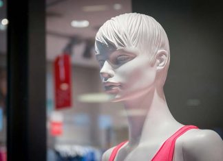 Manekiny sklepowe, czyli popularna ozdoba wnętrza i witryny Manekiny sklepowe, czyli popularna ozdoba wnętrza i witryny