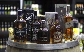 Bourbon a whisky – co powinieneś wiedzieć na ich temat? Bourbon a whisky