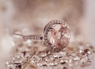 Biżuteria – jaka jest jej historia? Biżuteria - skąd się wzięła?