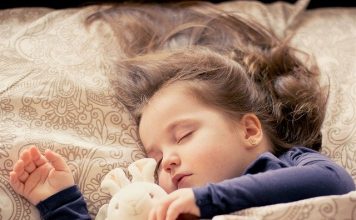 Jak wybrać śpiochy niemowlęce