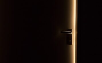 Jaka szczelina między ościeżnicą a murem? Jaka szczelina między ościeżnicą a murem?