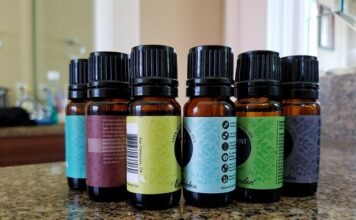 Jak stosować olejki eteryczne na twarz?