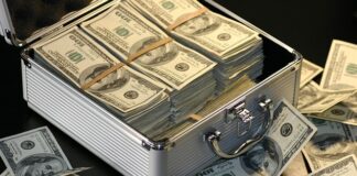 Ile zarabia Aniołek w galerii?