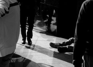 Jak usunąć nierówności na elewacji?