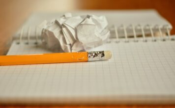 Czym się różni ołówek automatyczny od zwykłego ołówka?