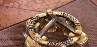 W jakich przypadkach powinno stosować się opaskę uciskową?