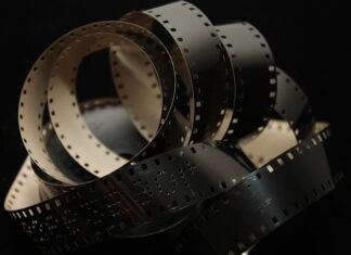 Czy folia za grzejnikiem coś daje?