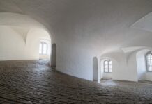 Czym wyszlifować sufit?