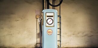 Jak spuścić wodę z pompy opryskiwacza biardzki?