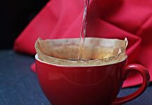 Jak filtrować wodę domowym sposobem?