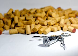 Jak wyciągnąć korkociąg?