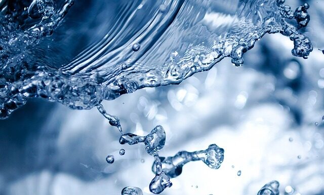 Jak pozbyć się płynu z kolana?