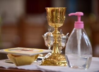 Czy opłatki się świeci? Czy opłatki się świeci?