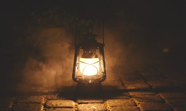 Czy lampa UV zabija glony w akwarium?