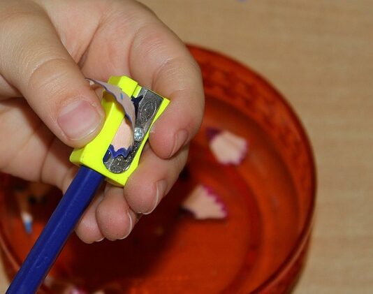 Jak prawidłowo ostrzyć nóż Ostrzałka Fiskars?