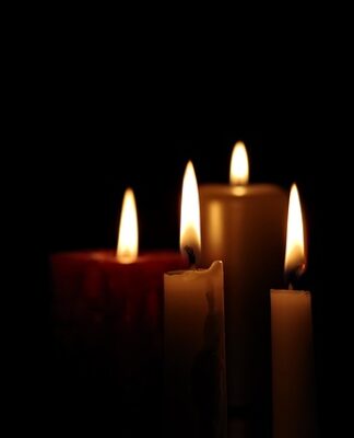 Jak uruchomić znicz solarny?