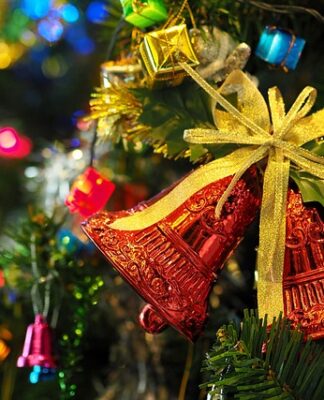 W jakich kolorach ubrać choinkę?