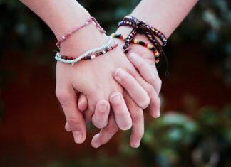 Czy bransoletki miedziane działają?