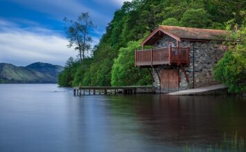 Co położyć na balkon tanio?