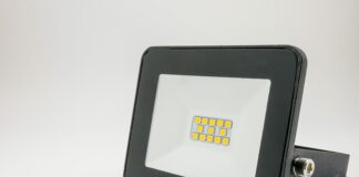 Ile lumenów Naświetlacz?