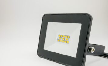 Ile lumenów Naświetlacz? Ile lumenów Naświetlacz?