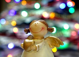 Jak zrobić ozdobę świąteczna na ścianę?