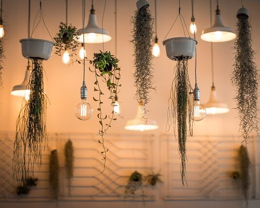 Jak rozmieścić oświetlenie zewnętrzne domu?