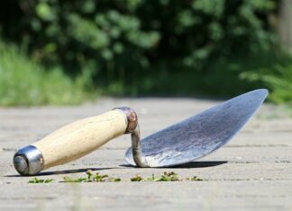 Czym dotrzeć szpachlę?