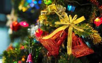 Ile lampek na choinkę 180 cm?