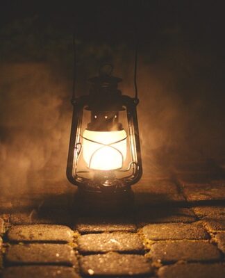 Dlaczego lampa LED lekko świeci po wyłączeniu? Dlaczego lampa LED lekko świeci po wyłączeniu?