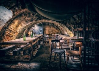 Czy w piwnicy w bloku można mieć gniazdko?