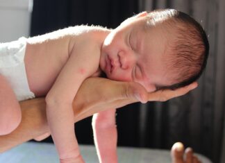 Jak naładować lampę solarna gdy nie ma słońca?