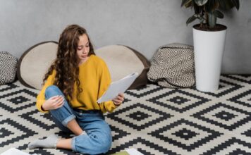 Historia i symbolika wzorów na wykładzinach w stylu angielskim – co mówią o Twoim wnętrzu? wykładziny w stylu angielskim